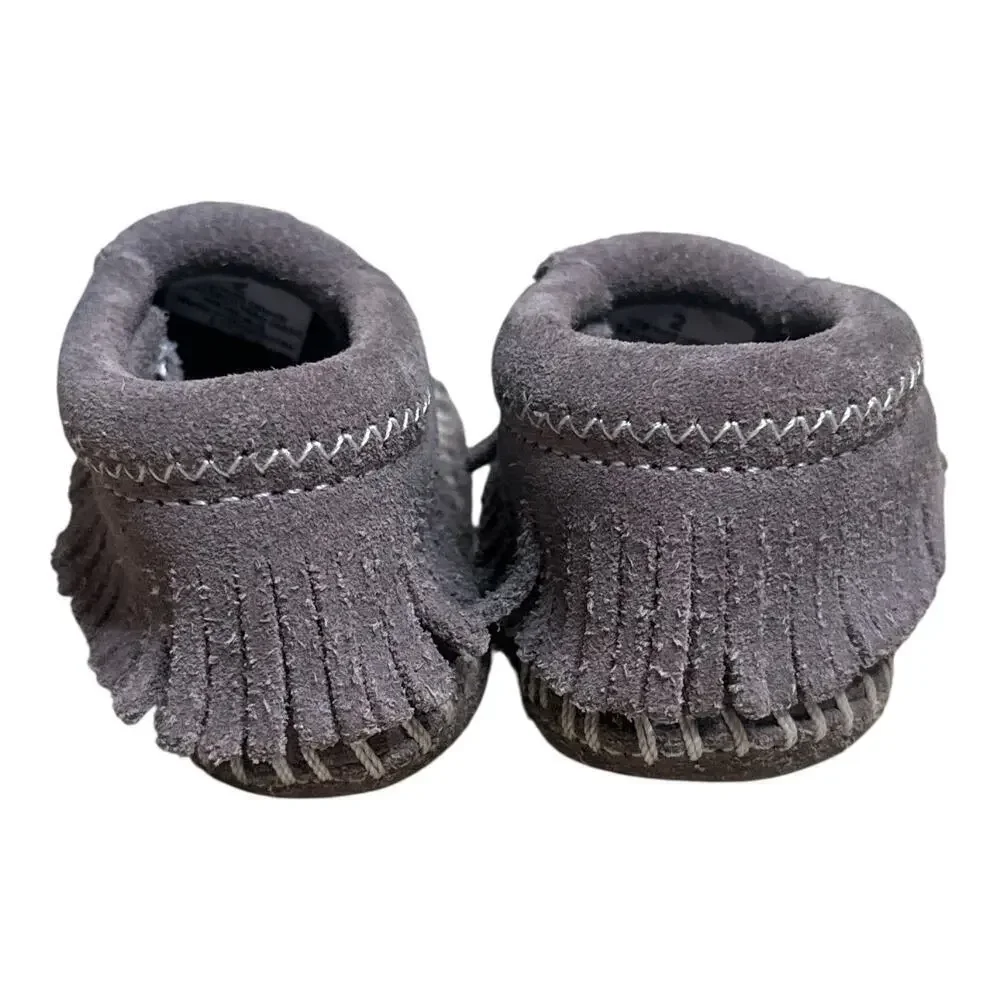 Minnetonka Taupe Leather Soft Sole Moccasins Infant’s Shoe Size 2